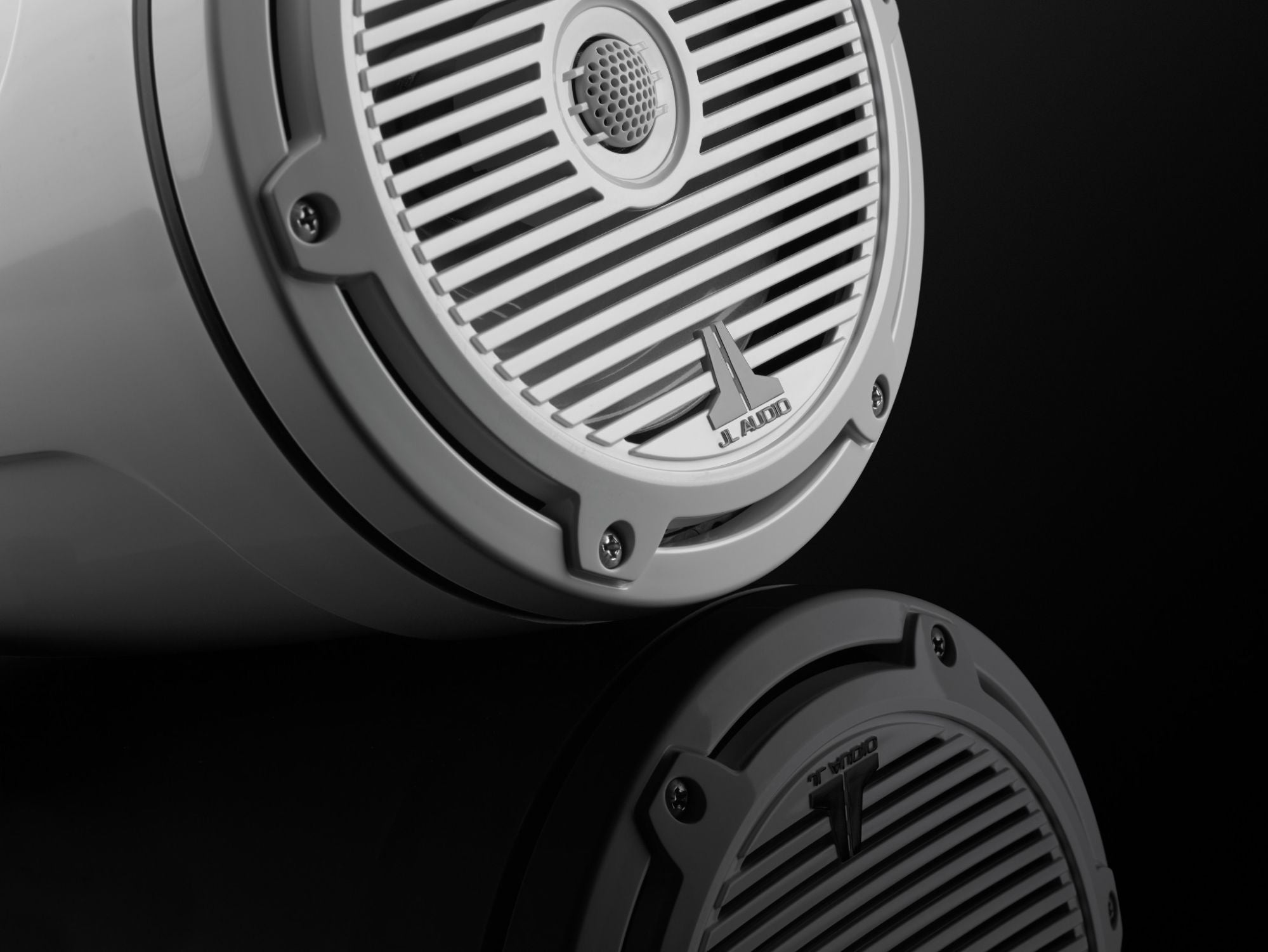 Detail of M3-770ETXv3-Gw-C-Gw Enclosed Speaker